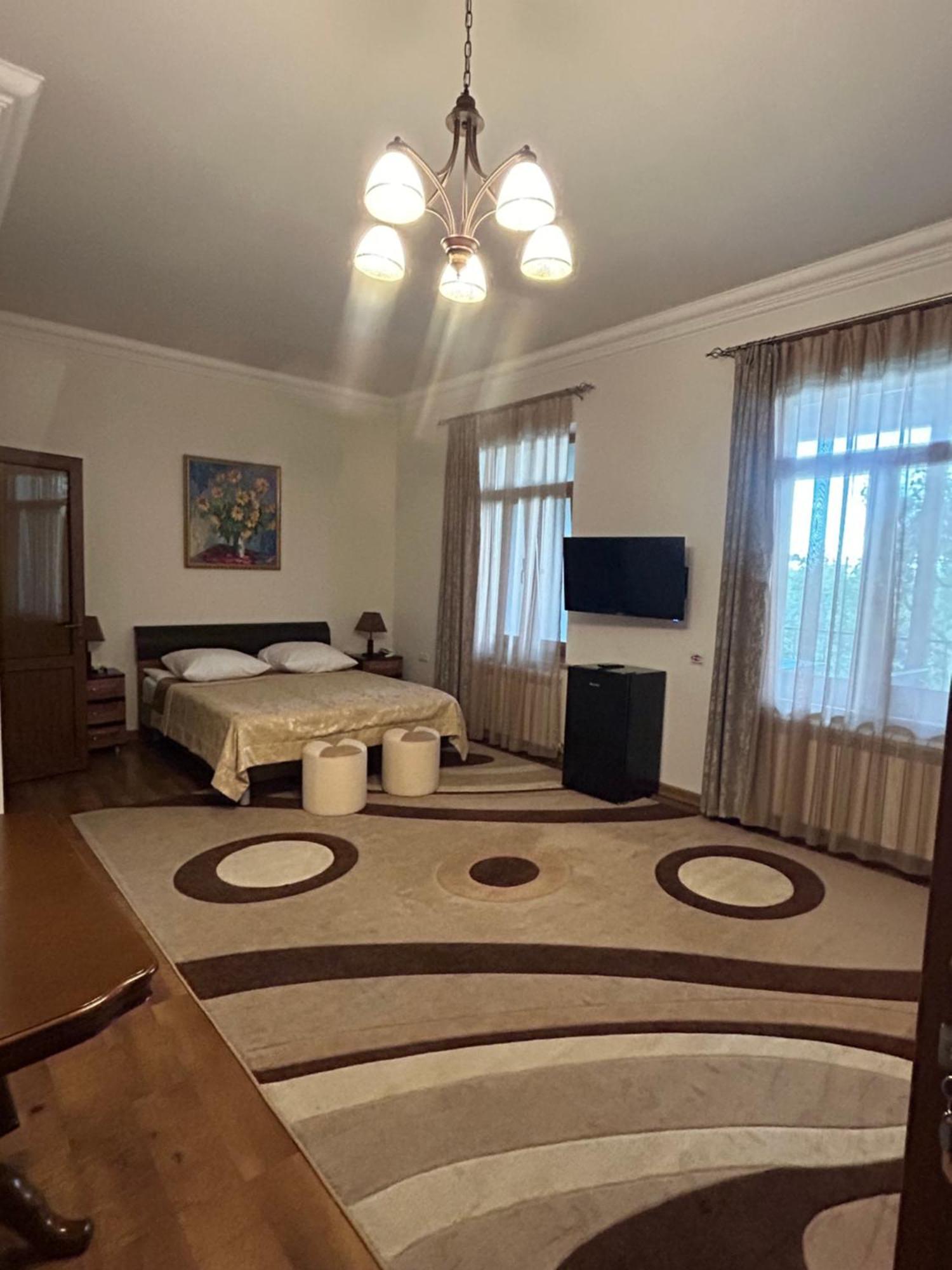 Hotel In Giumri Zewnętrze zdjęcie