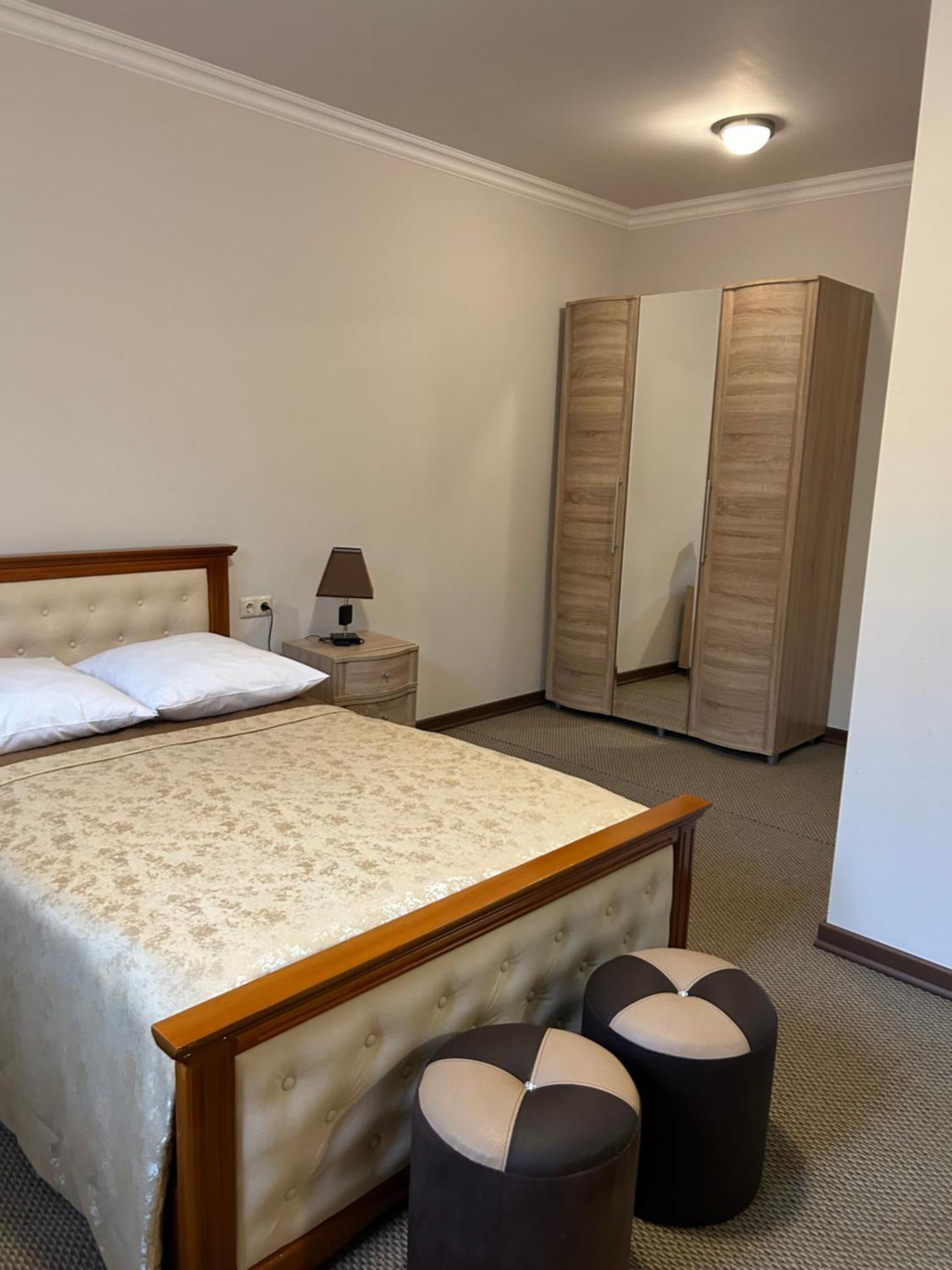Hotel In Giumri Zewnętrze zdjęcie