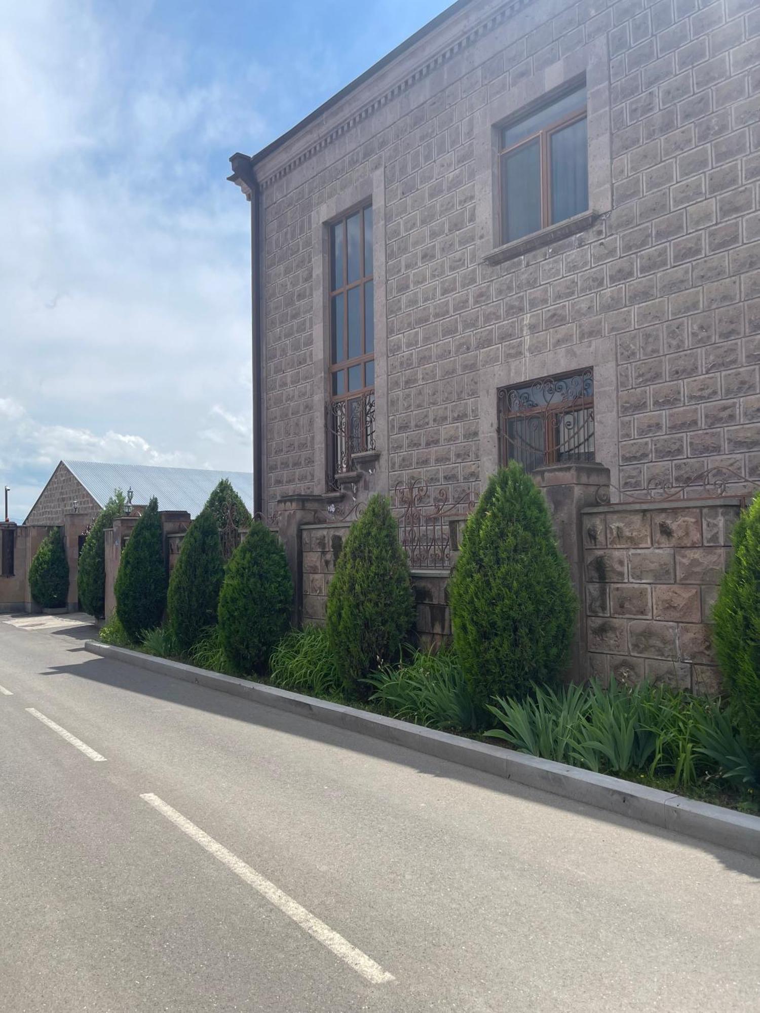 Hotel In Giumri Zewnętrze zdjęcie