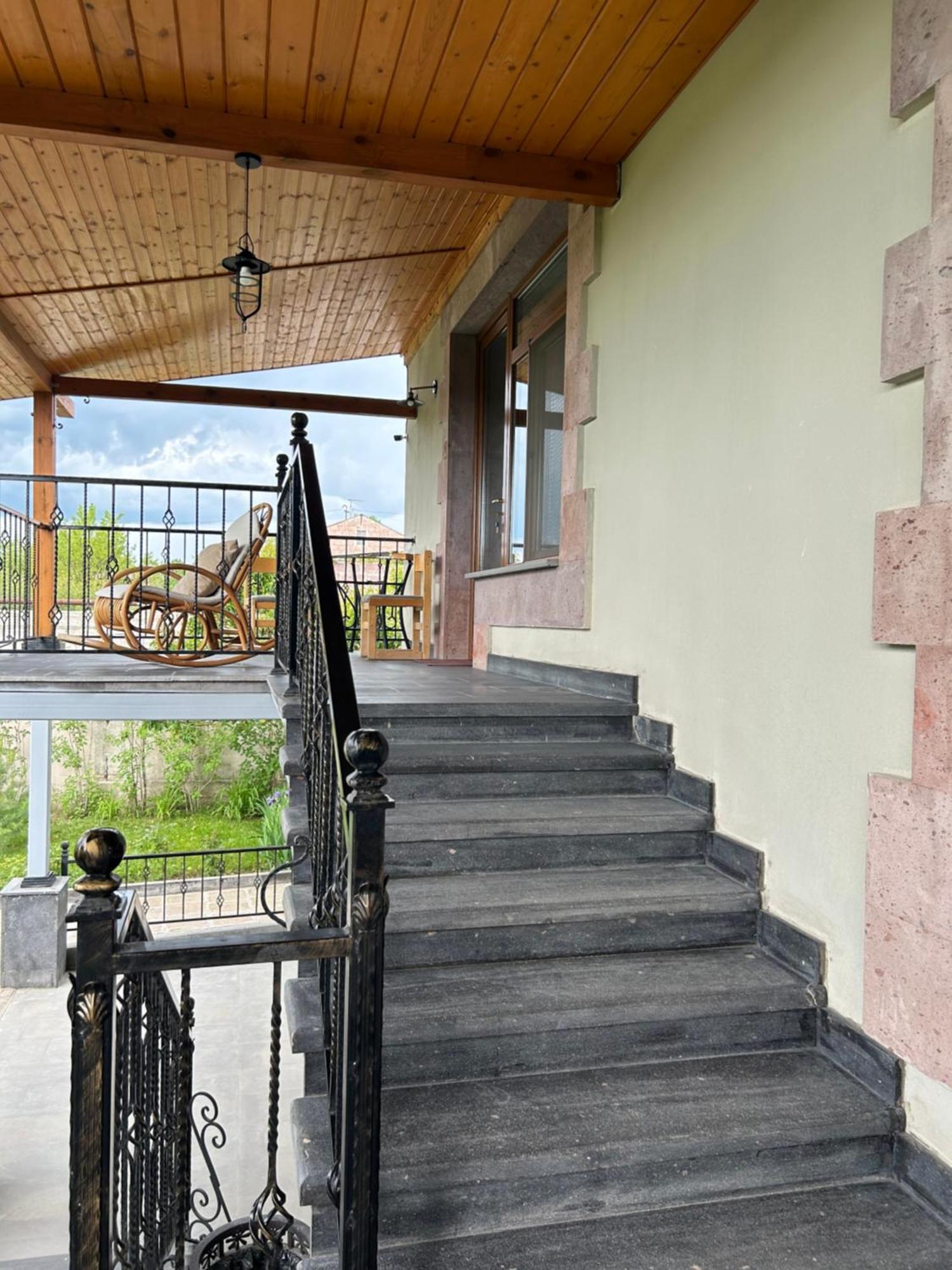 Hotel In Giumri Zewnętrze zdjęcie
