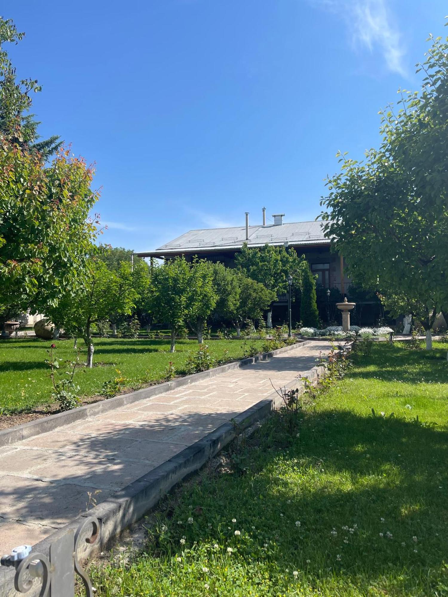 Hotel In Giumri Zewnętrze zdjęcie