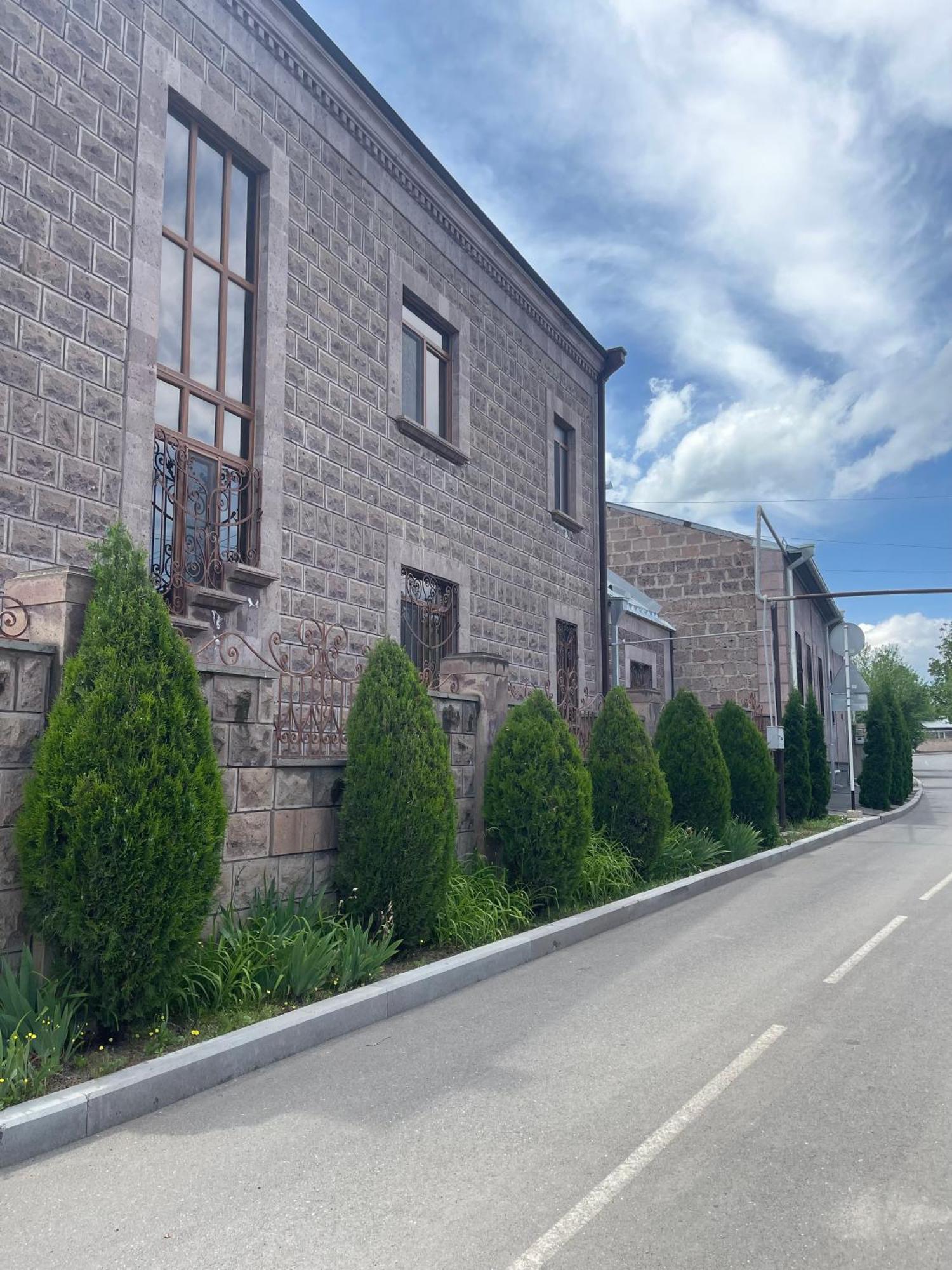Hotel In Giumri Zewnętrze zdjęcie